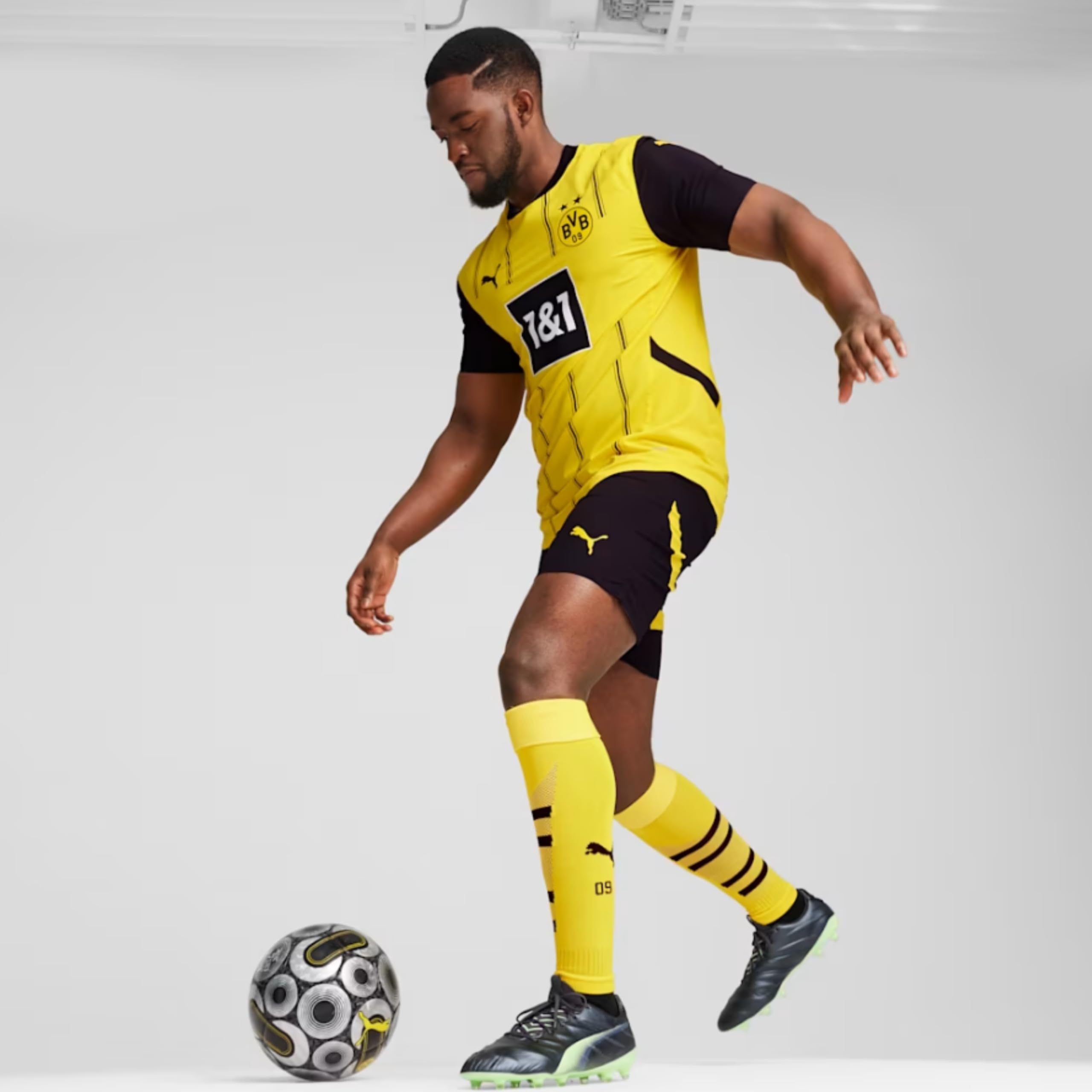 PUMA Original BVB Trikot Herren [Home 24/25] Offizielles Borussia Dortmund Trikot [Spieler oder Personalisiert] Fussball Sportbekleidung Sport Tshirts Herren Fußball Shirt Männer