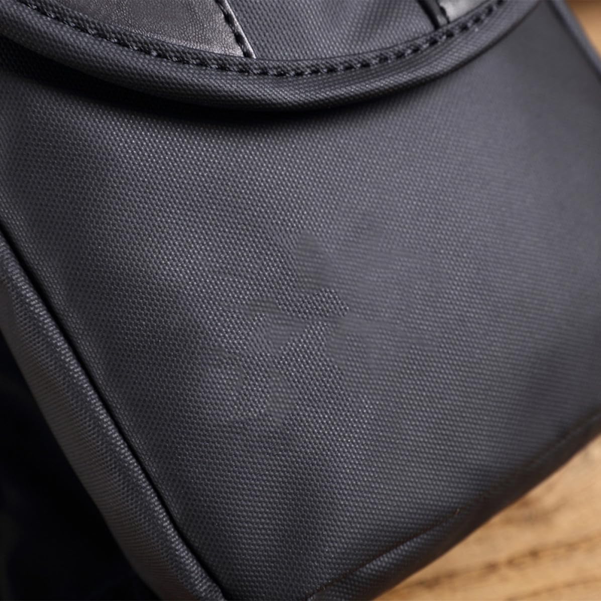 Gatuida Riñonera Multifuncional para Hombre Correa Ajustable y Tela Oxford Negra, Bolso Deportivo Cómodo y Moderno para Actividades al Aire Libre