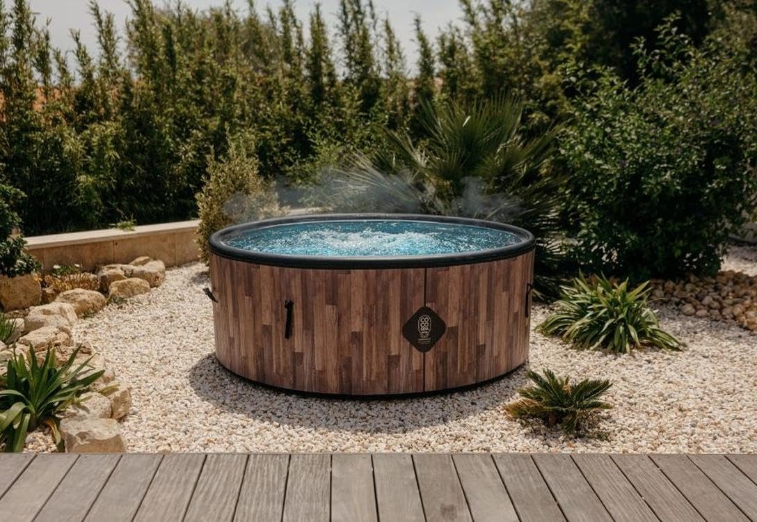 COCO SPA Bali Spa Gonflable| 180 cm de diamètre | 1100 litres | Moteur 2040 W | Jusqu'à 6 Personnes | Massage 140 Jets | Imitation Bois Naturel