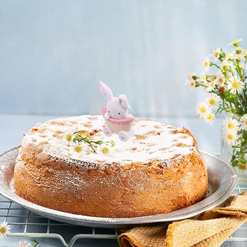 Miniatura 7 de PRETYZOOM Juego de 3 adornos de mini tren de resina mininatura, decoración de conejo, decoración de conejo, decoración de cumpleaños, conejito de