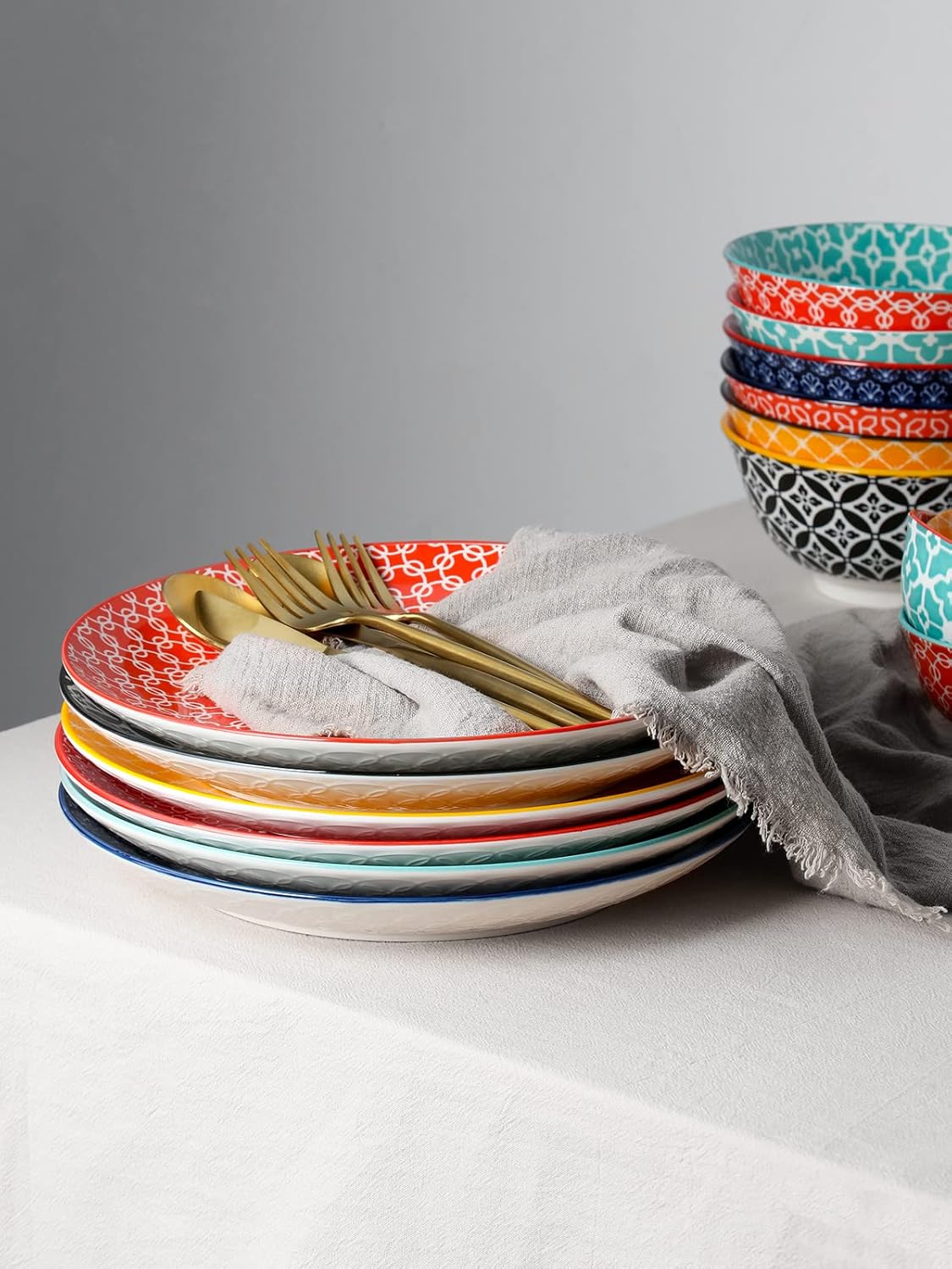 DOWAN 10" Colorful Dinner Plates Set of 6, Ceramic Dessert Plates Set for Salad, Pasta, Steak - Appetizer Plates, Dining Serving Plates for Parties, Restaurant - Dishwasher & Microwave Safe - Gifts