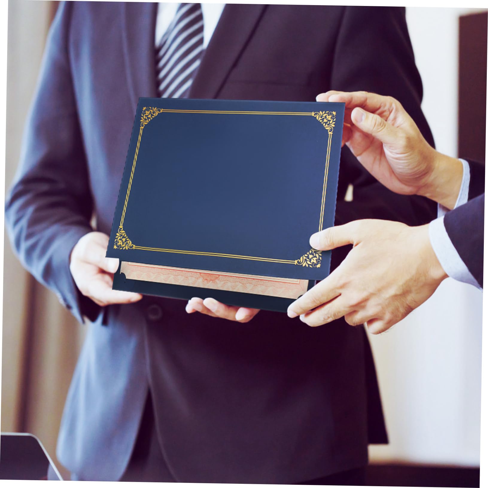 DOITOOL Dokumentenordner A4 Urkunden mit Elegantem Goldfolie Rahmen 30 Stück Papier Professioneller Stil für Abschlusszeugnisse und Diplomhüllen
