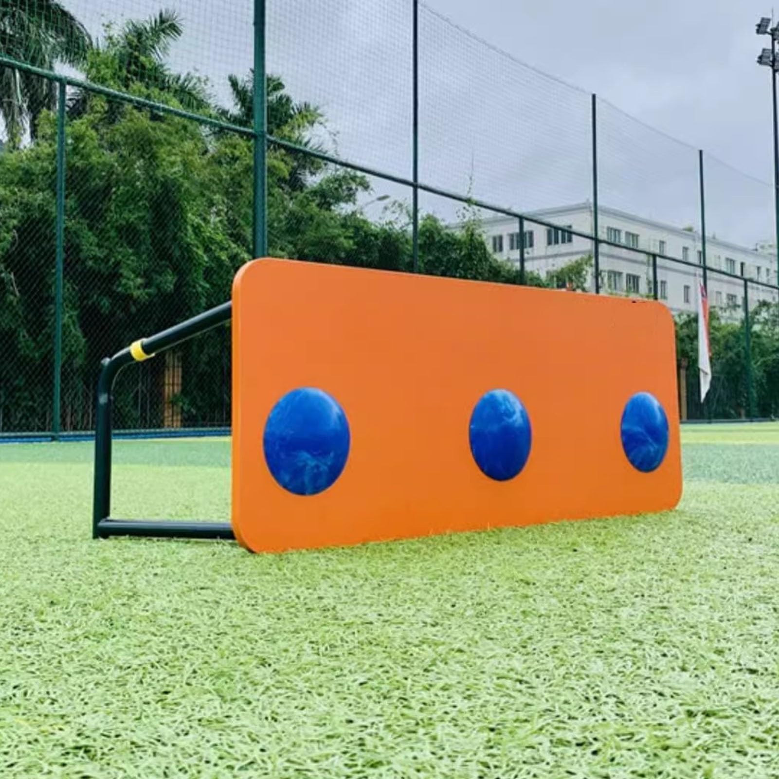 Tabellone rimbalzante portatile per calcio, grande muro di allenamento per il ritorno sportivo del calcio pieghevole, attrezzatura per l'allenamento del calcio resistente per il controllo e la prat