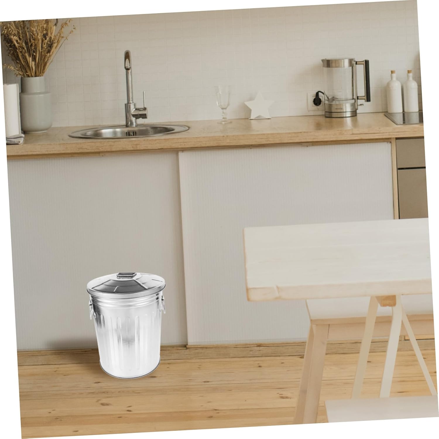 Ciieeo Metal Trash Can with Lid Outdoor Garbage Bin for Home Office Living Bedroom Sturdy Construction Corrosion Resistant Waste Basket Simple Design for Multiple Scenes