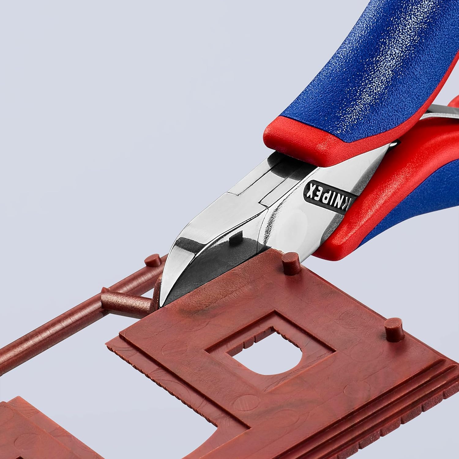 Knipex Pince coupante de côté pour l'électronique avec charnière entrepassée avec poignées multimatières 115 mm, 77 22 115