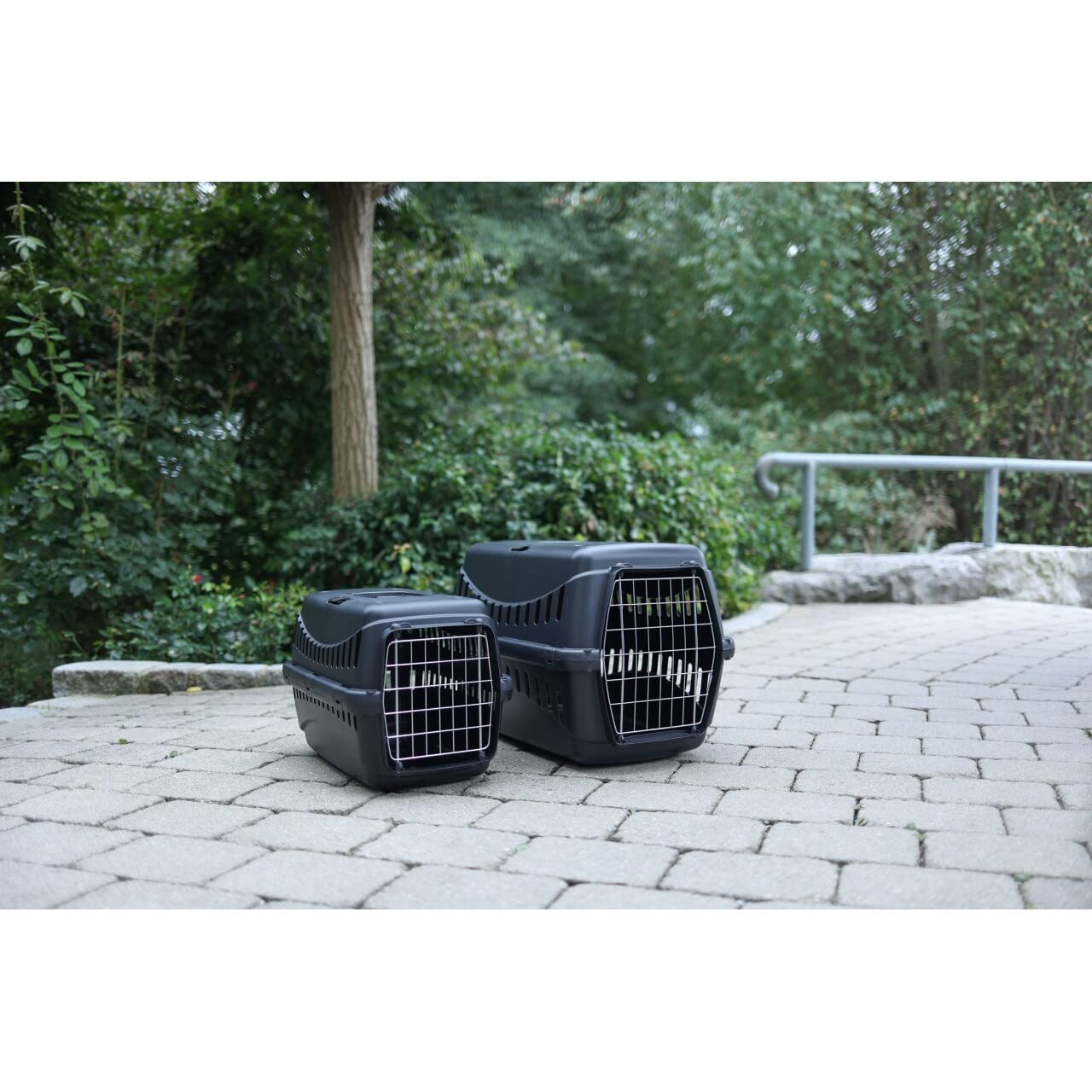 Kerbl Pet Transportbox Expedion ECO, 58x38x38cm, schwarz, für Tiere bis 11kg, recycelter Kunststoff, Katzen und kleine Hunde, Tiertransport