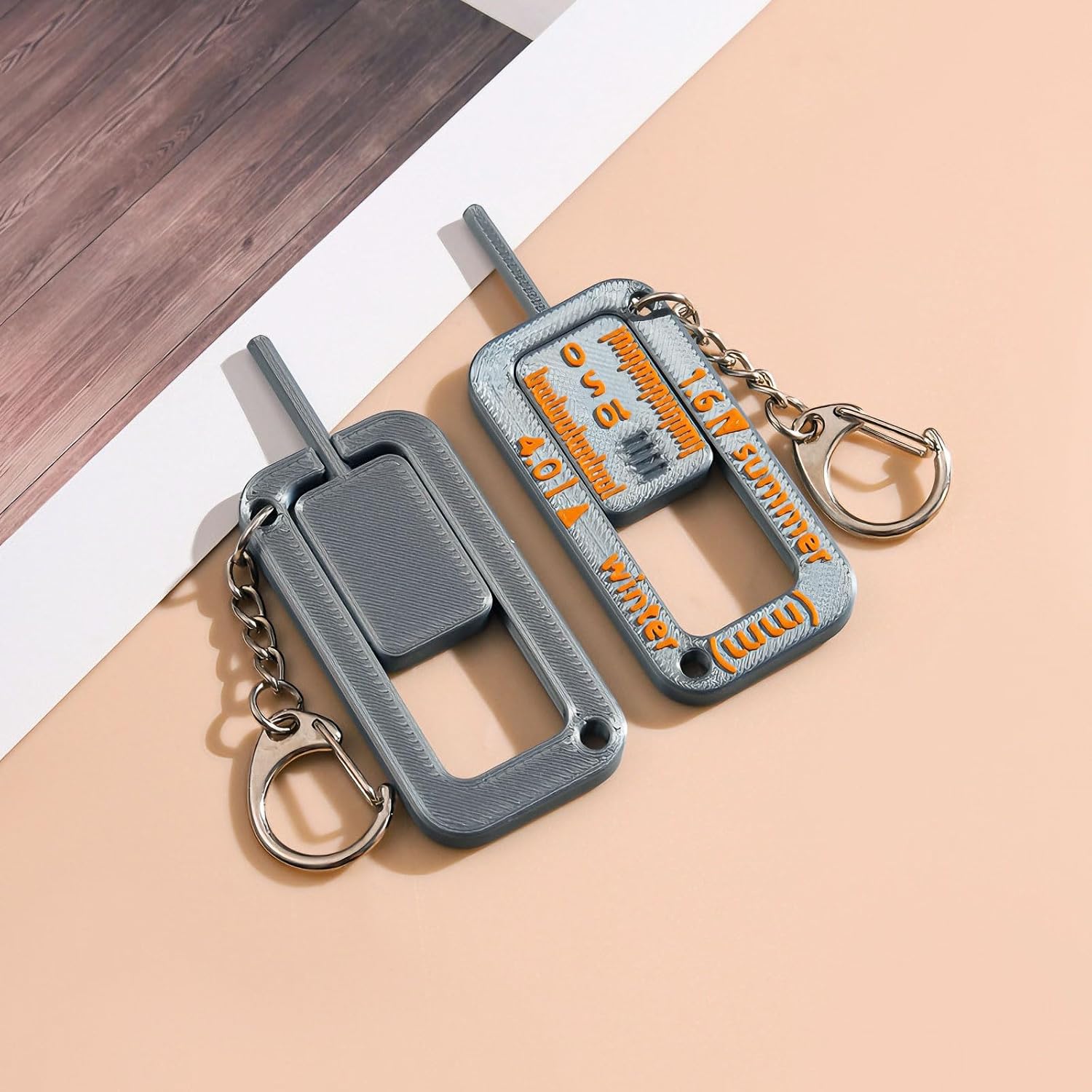 2Pcs Tire Tread Depth Gauge Keychain, Portable Easy Read Tire Tread Measure Tool, Tire Wear Gauge Tread Checker Suitable for Cars, Trucks, Motorcycles, SUVs, Vans