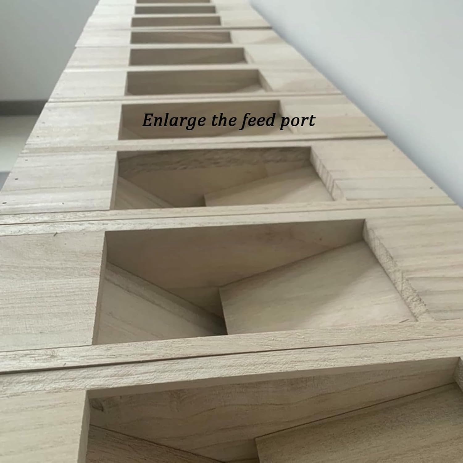 Wooden Small Chaff Separator, Efficient Bird Feed Blown Shell Splitter with Adjustable Speed Fan, Enlarged Feeding Port, for Millet, Miscellaneous Grains