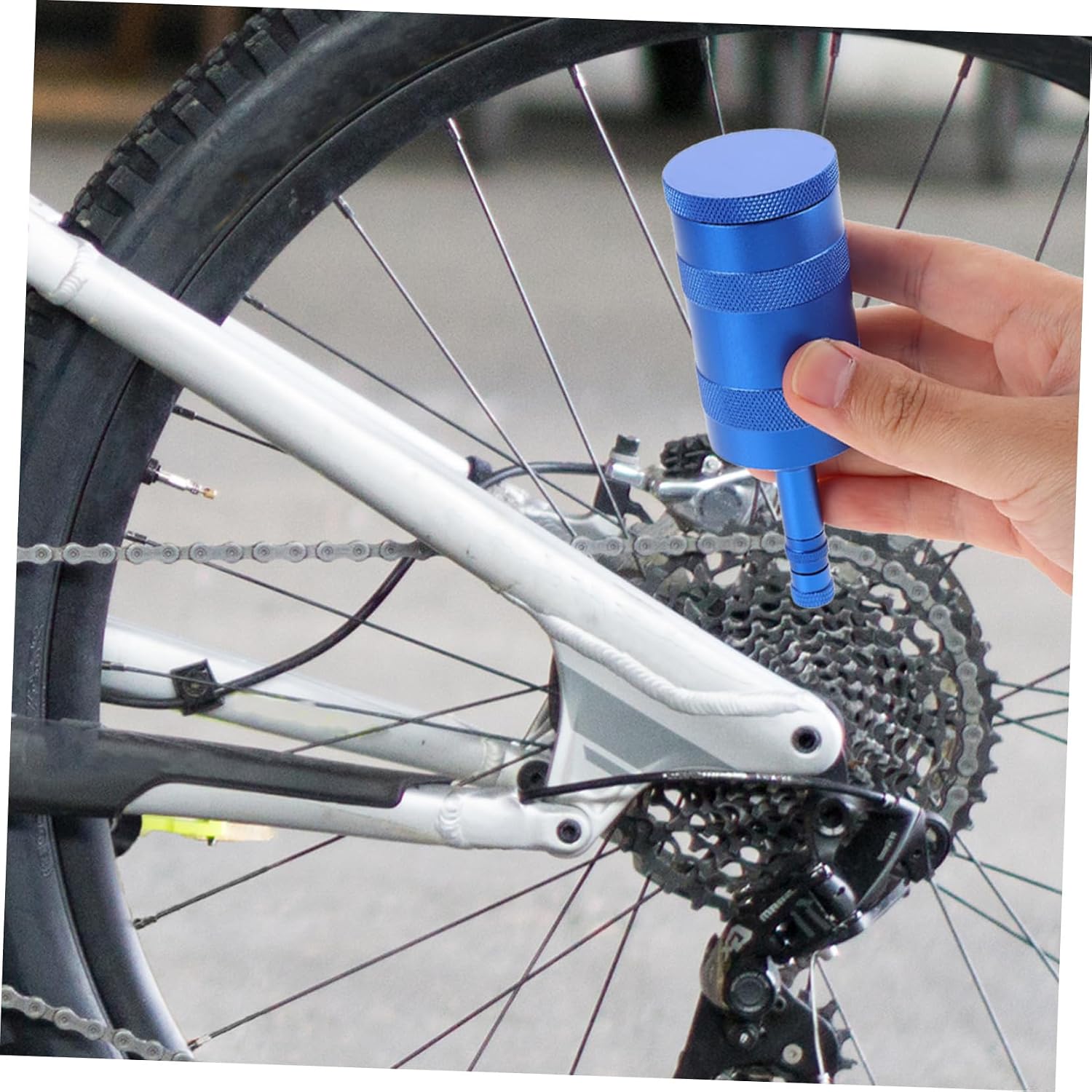 High Density Portable Oil Container for Mountain Road Bikes Weather Resistant Oil Storage Can for Brake System Maintenance