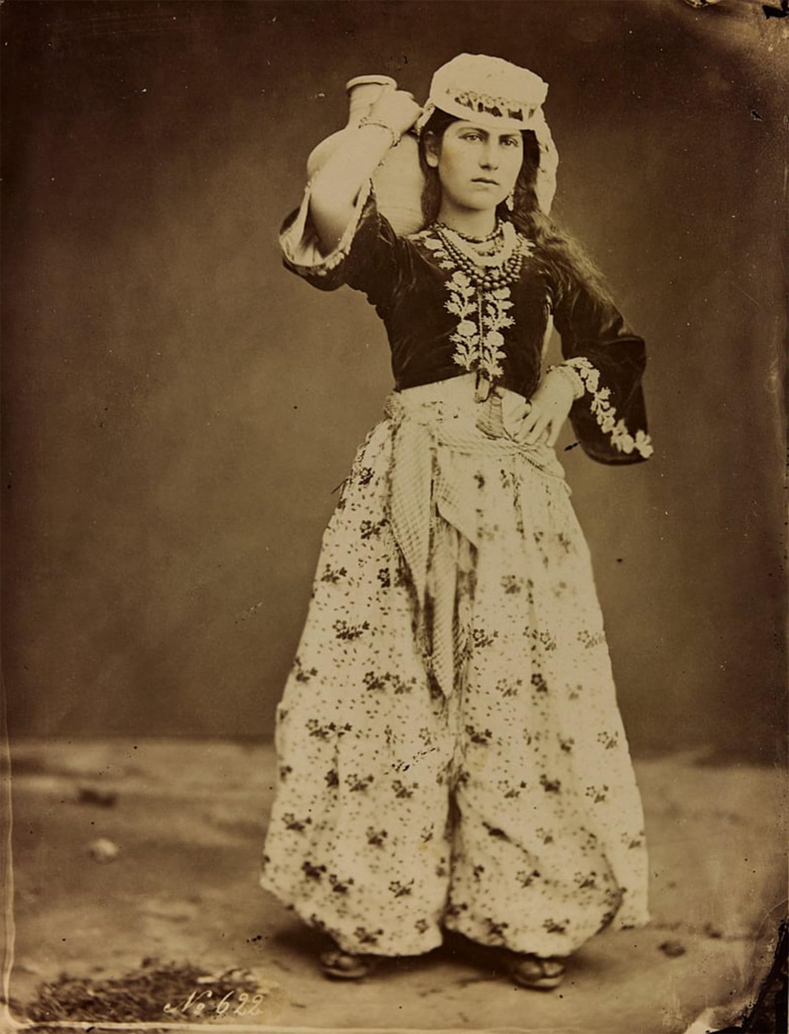 Artxlxxbn No Frame Famous Painting Canvas Artwork Graffiti Print Album Damas Et Baalbek Young Syrian Woman In Traditional Clothes By Félix Bonfils Portrait Canvas Image For Home Decor 60X90cm