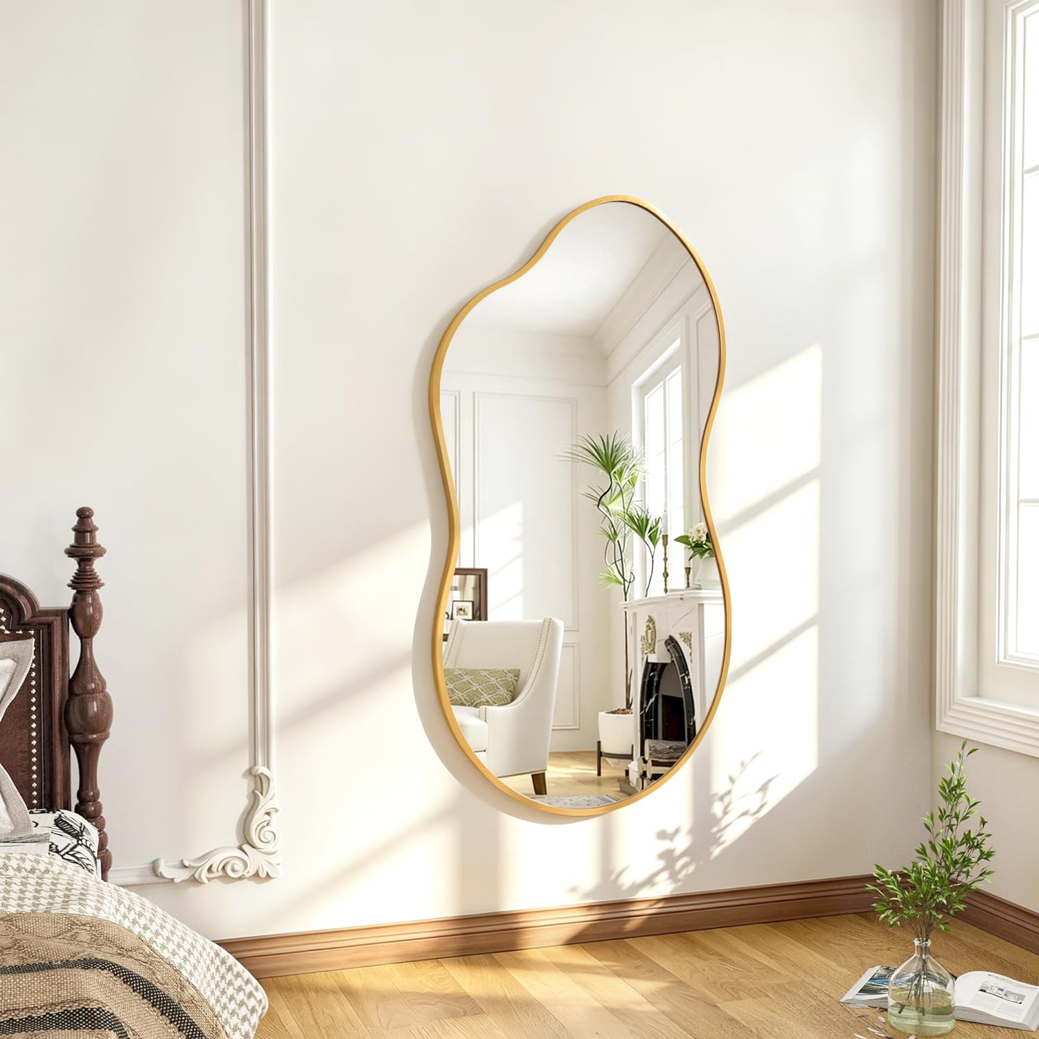 JJUUYOU Espejo de pared asimétrico grande con marco de metal dorado irregular, moderno y único, espejo decorativo para baño, tocador, dormitorio, sala de estar, entrada, pasillo, espejos 50 x 90 cm