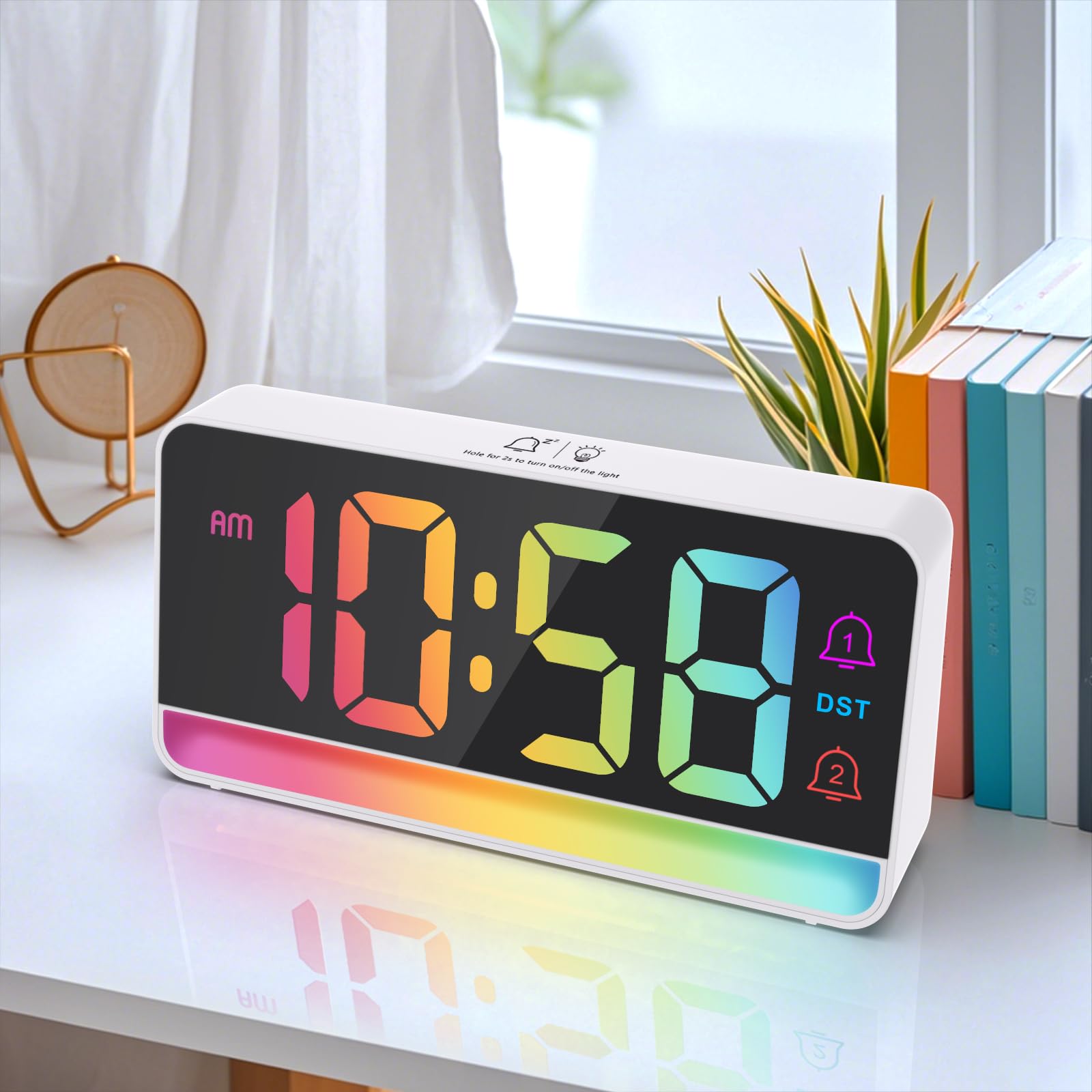 Reloj despertador para dormitorio, reloj digital de noche con luz nocturna RGB, volumen ajustable para personas que duermen mucho, cargador USB, pantalla grande, decoración moderna para escritorio