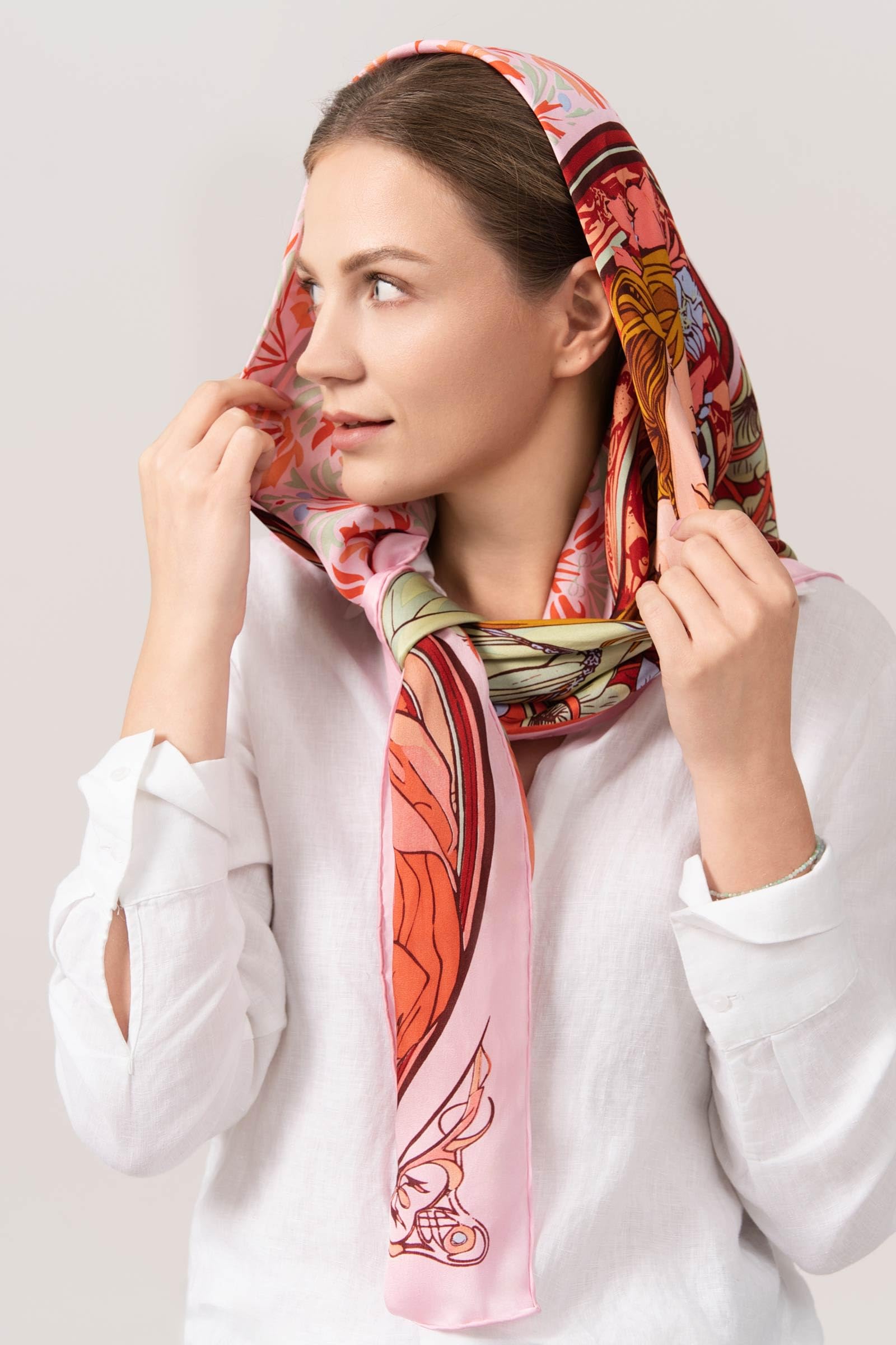 Grand Carré de Soie Naturelle 100 x 100 cm - Foulard Soie Femme Imprimé en Sérigraphie - Carré Soie Roulottage Manuel - Soie Satin - Emballage Soigné