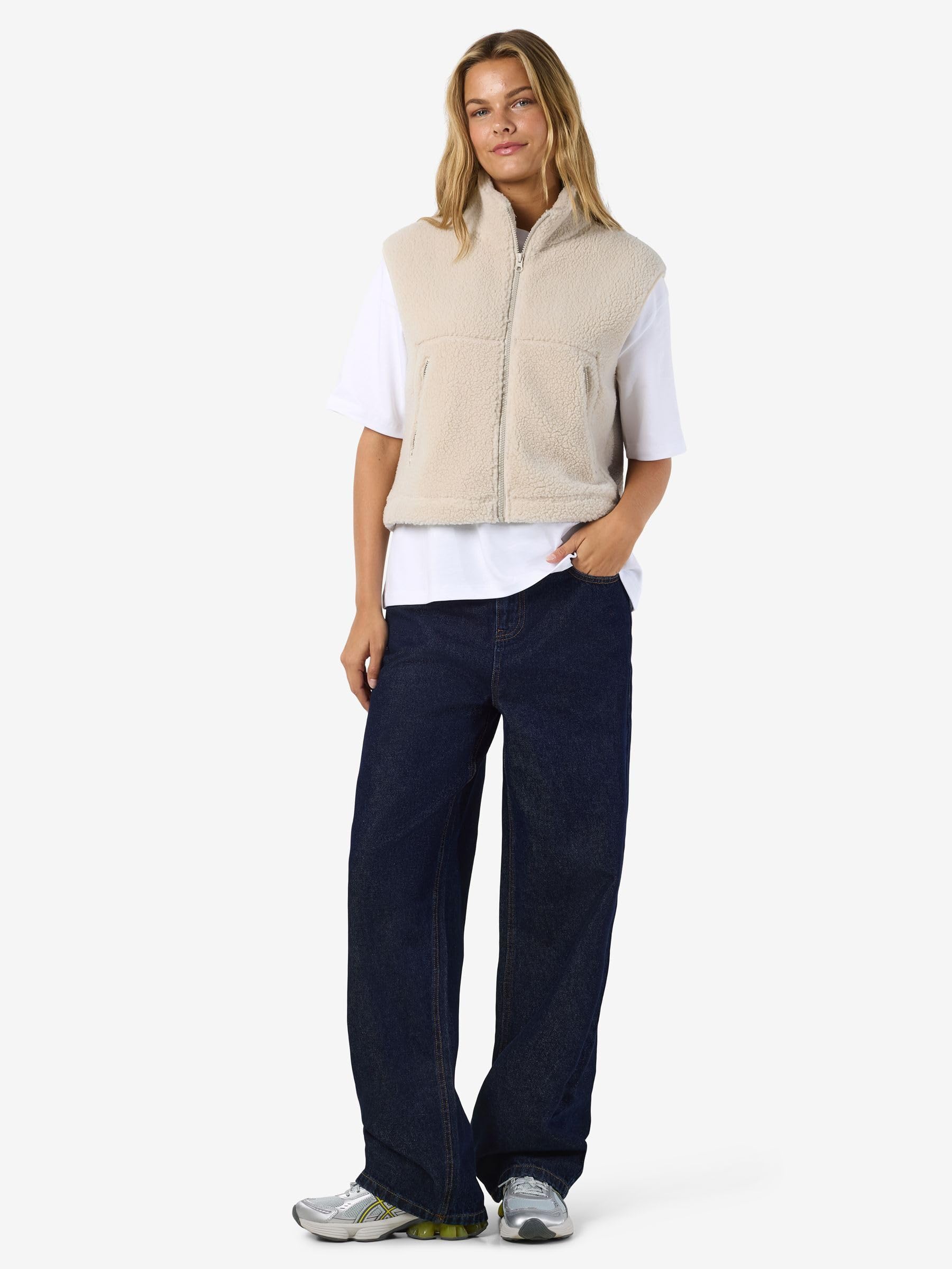 NOISY MAY Damen Nmmasey Short Teddy Vest FWD Noos