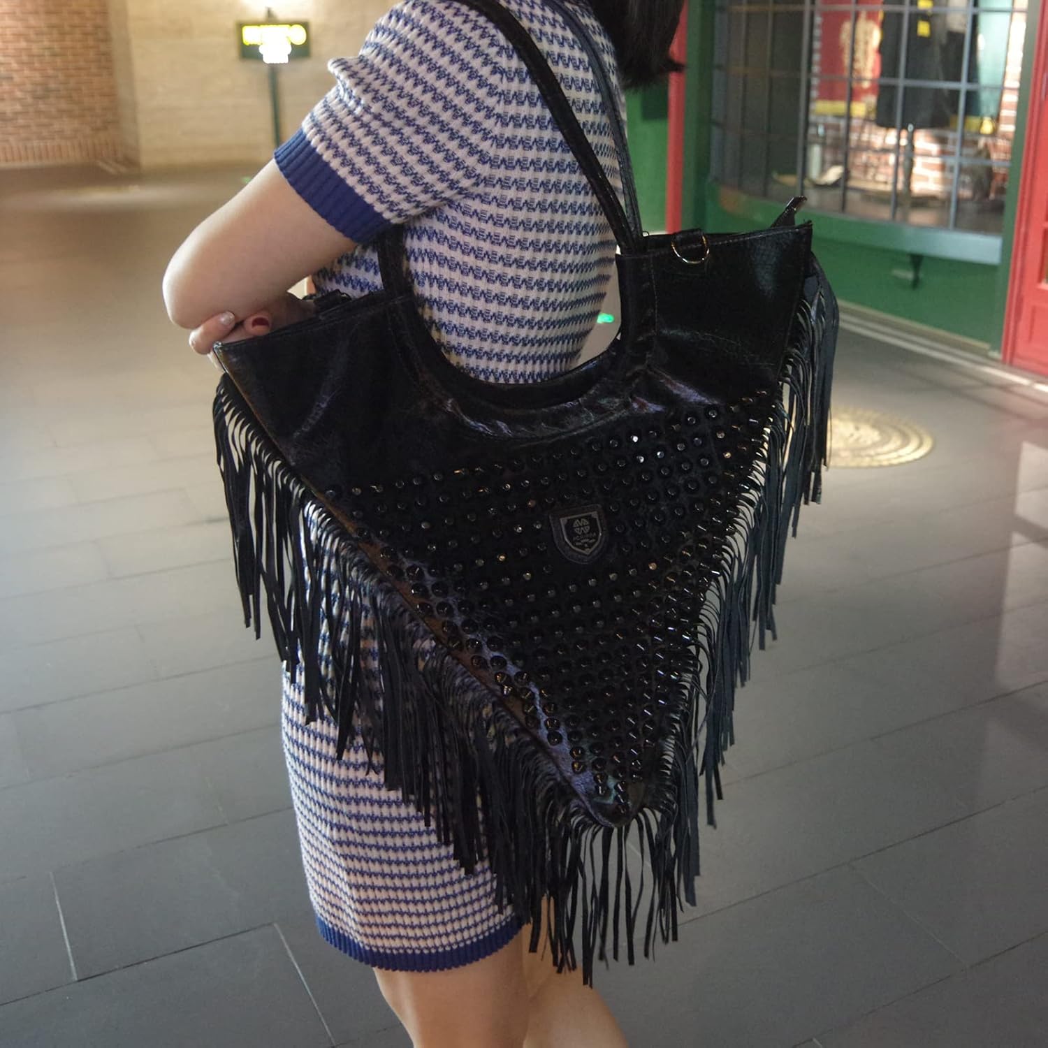 Street Trend Tote Bag For Women Personality Rivets Tassel Crossbody Bag Purse Ladies Unique Triangle Handbags