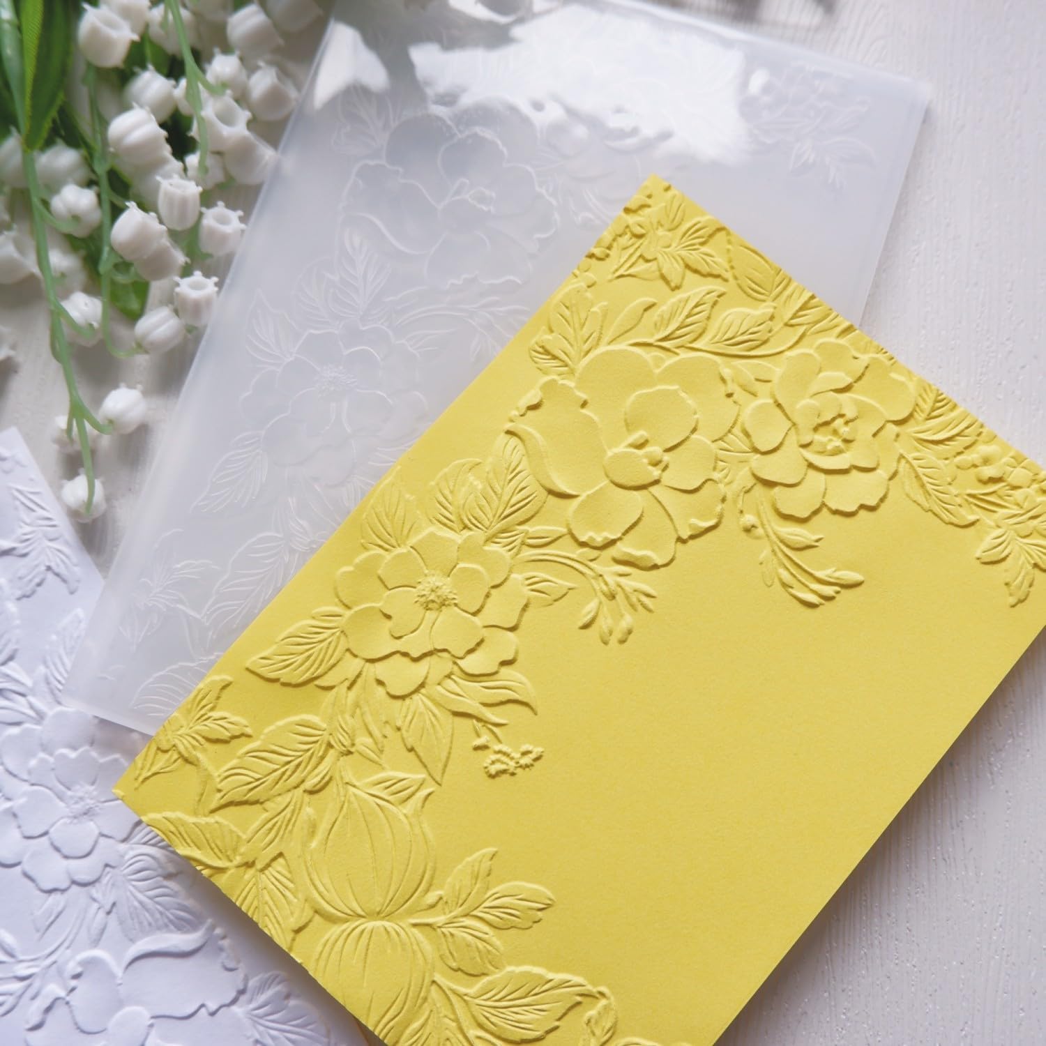 DIYology 3D Plastic Embossing Folder (Flowers Pattern) Paper Crafts Plastic Spring Flowers Textured Impressions for Card Making Scrapbooking 4.5"x6.4"