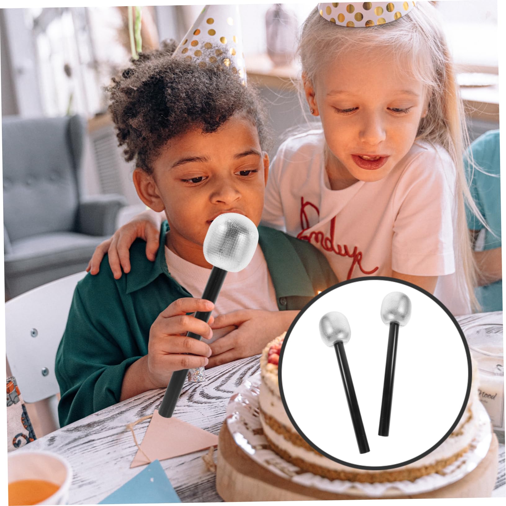 Toyvian Microfoni Giocattolo Set 12 Finti in Plastica Argento Design Realistico e Alta Resistenza per attività Festive e Spettacoli sul Palco