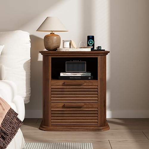 Miniatura 6 de Mesita de noche acanalada con estación de carga, moderna mesa auxiliar con 2 cajones y almacenamiento abierto, mesita de noche de madera con esquina