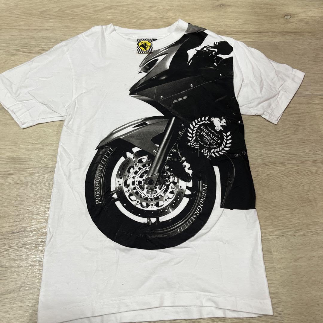 Amazon.co.jp: ポルノグラフィティ Tシャツ 横浜ロマンスポルノ '06