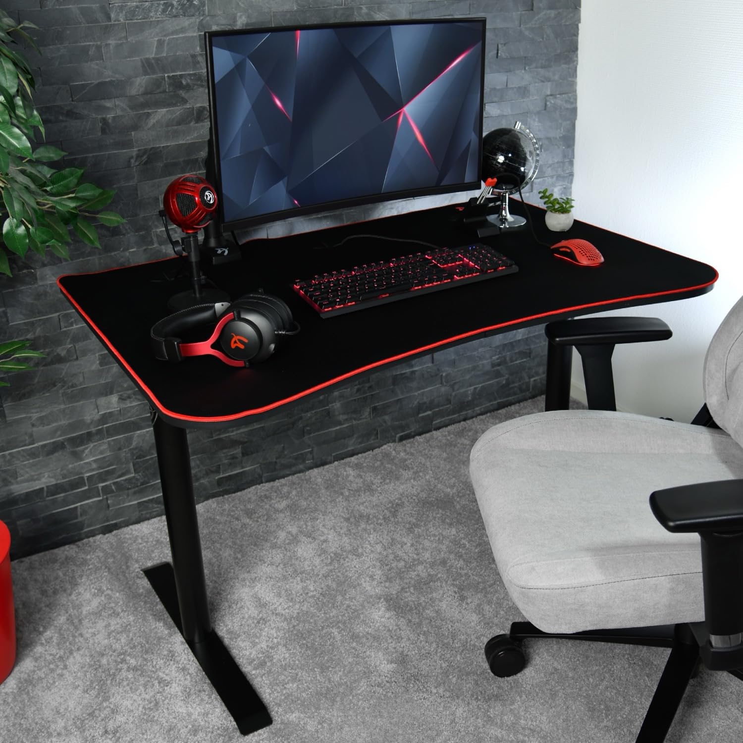 Arozzi Arena Fratello Gaming Tisch Schwarz | gebogen, vollflächige Schreibtischunterlage, Kabelmanagement, Monitorhalterung