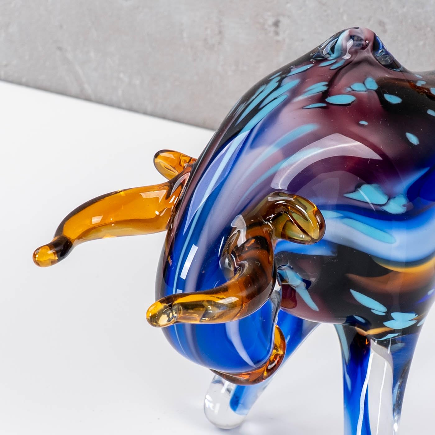levandeo Glasfigur Stier 22x13cm Design Skulptur Bulle Handarbeit Stierfigur Glas Deko Unikat Tier Wohnaccessoire Geschenkidee Kunstobjekt