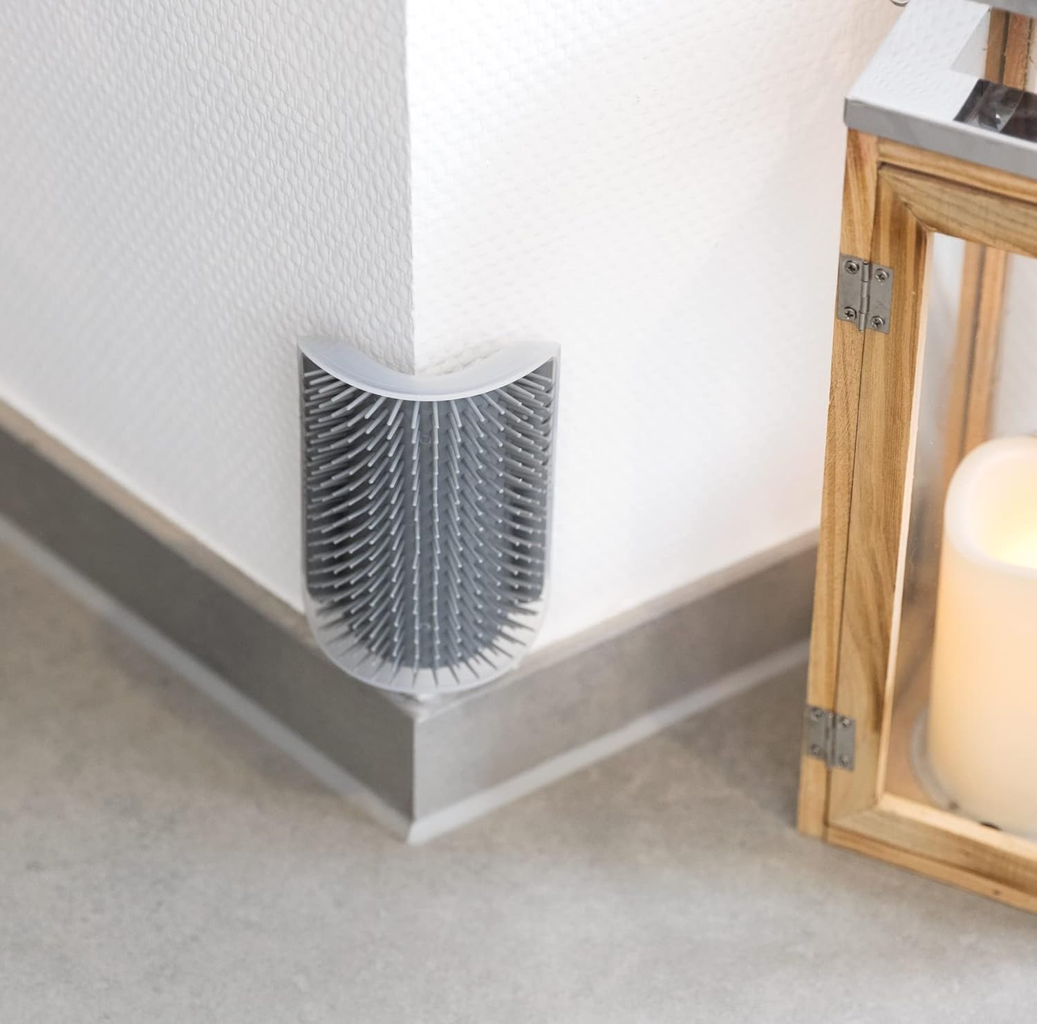 Tricks self -cat grooming brush and stick to wall, corner scratching comb, long and short fur kittens, cats and pets Tricks self -cat grooming brush and stick to wall, corner scratching comb, long and short fur kittens, cats and pets