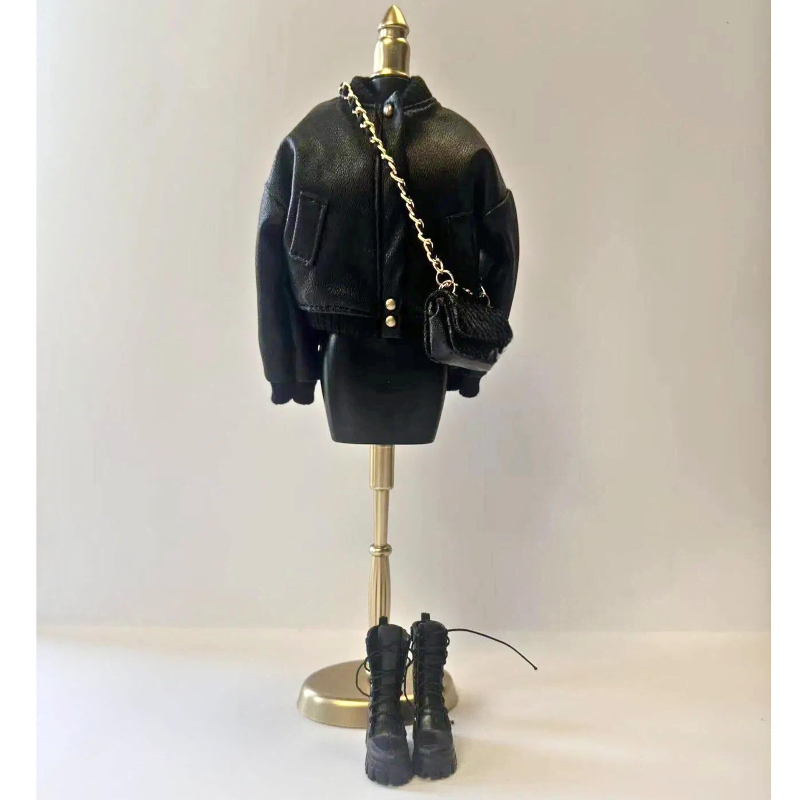 Black Fashion Doll Outfit Set, Bomberjacke mit Kampfstiefeln und Kettentasche für 11,5-12 Zoll Puppen, 1/6 BJD Actionfiguren