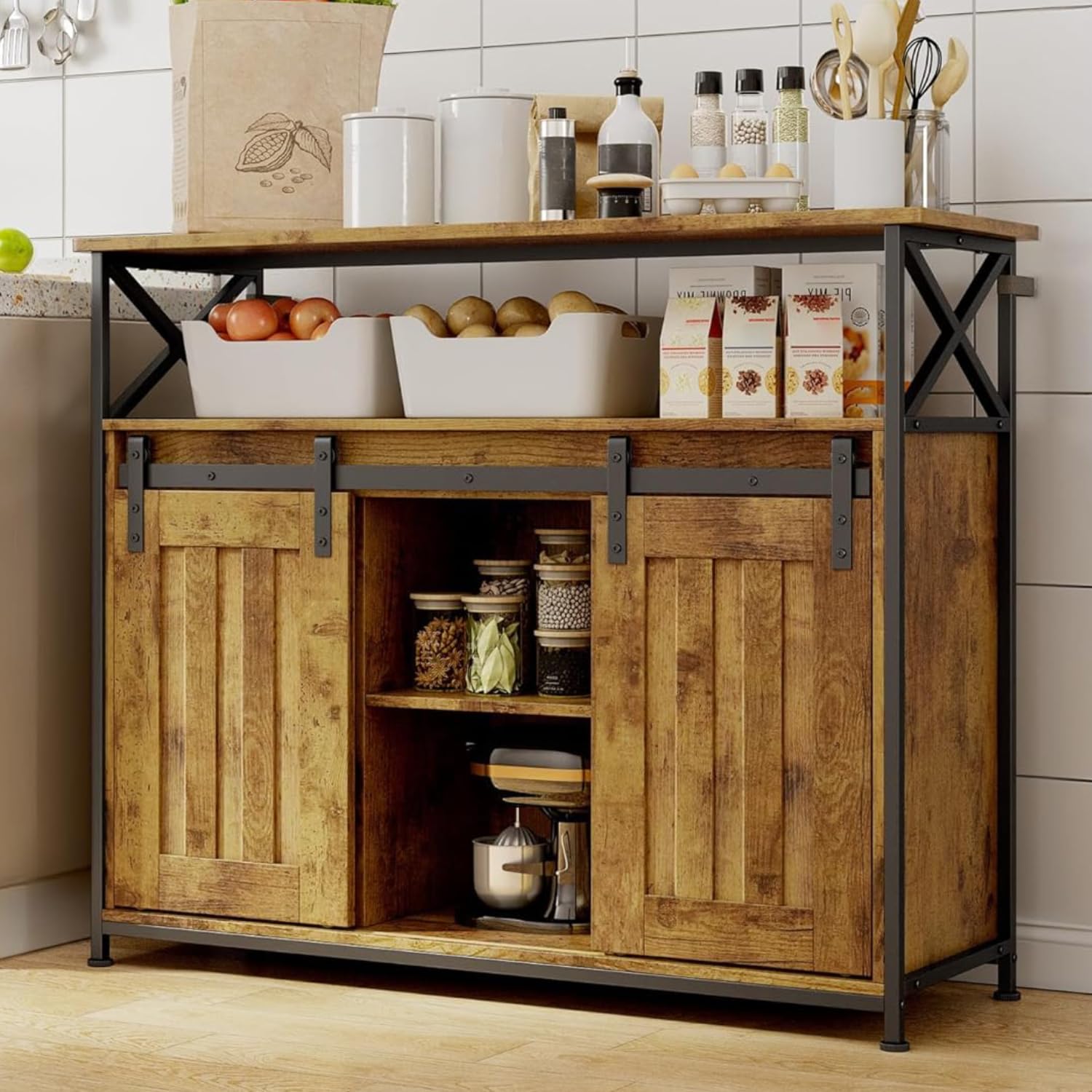 Credenza per Soggiorno Stile Country, con 2 Ante Scorrevoli, Ripiani Regolabili, Mobile Organizzatore in Legno, 33 x 100 x 80 cm, Retro