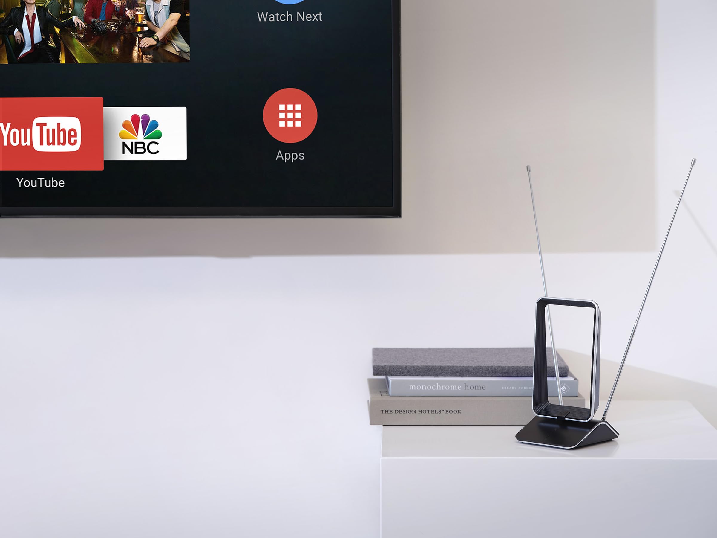 One For All - Antena de TV Interior Amplificada - Recibe TDT en un Rango de 25km - Antena Full HD TV Digital - Incluye Cable Coaxial de Alto Rendimiento - VHF/UHF - Filtro 3G/4G/5G - Negra - SV9465