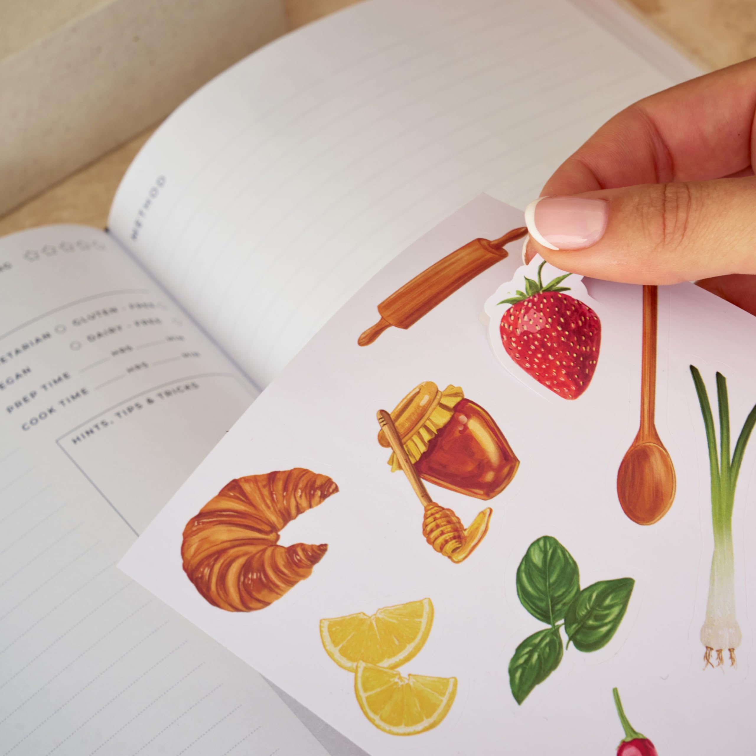 Moncur Home Juego de 2 libros de recetas en blanco para escribir en tus propias recetas, caja de recetas de lino beige, hojas adhesivas, cuaderno de recetas, libro de cocina, diario de recetas,