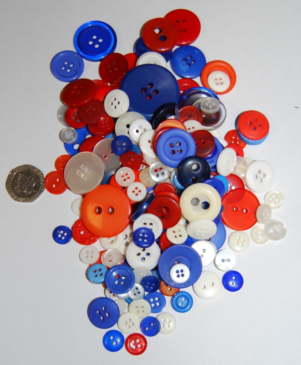 Celloexpress Red, White & Blue Pack Of 100G - Buttons - Mixed Sizes Of Various Red, White And Blue Buttons For Sewing And Crafting