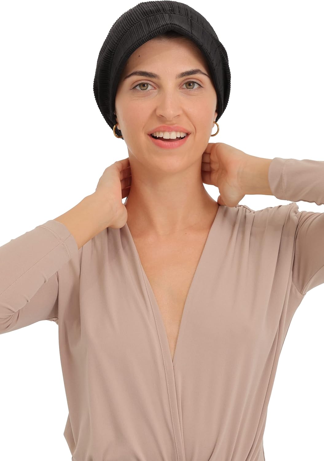 Model wearing casual flat cap from Deresina