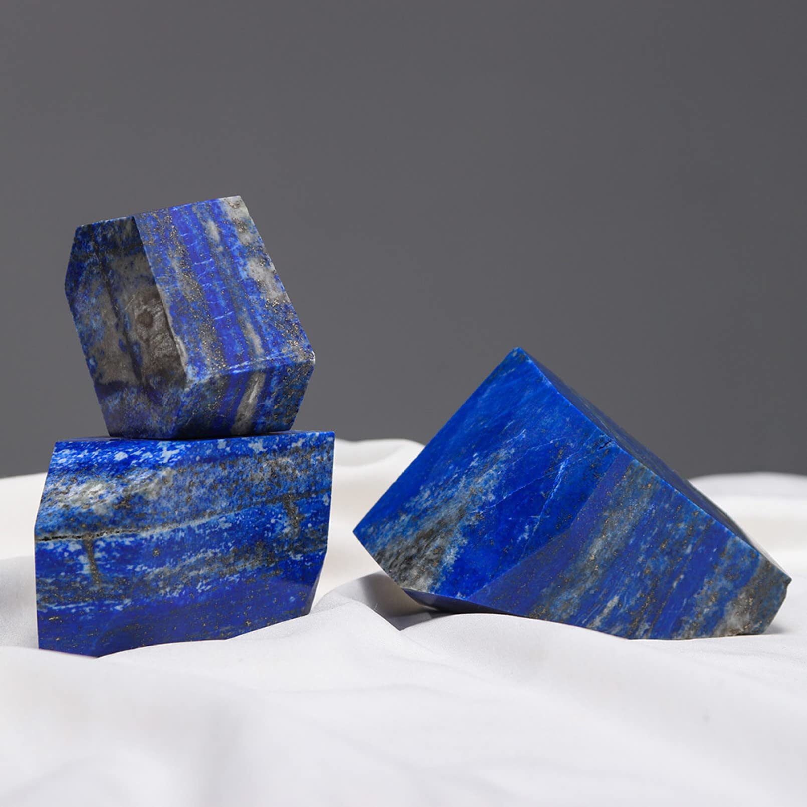 Natürlicher Kristall, rauer, natürlicher Lapislazuli-Edelstein, Kristallstein, unregelmäßiges, polyedrisches, geometrisches Pendel for Heimtextilien, Dekoration, Mikrolandschaft, Bonsai-Handwerk oder