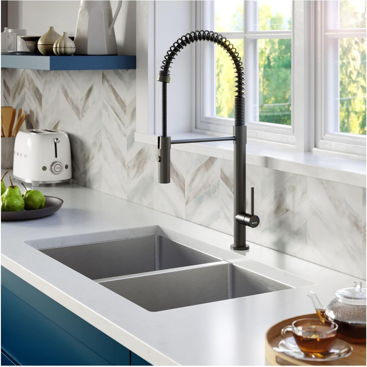 Karran Bluffton Single-Handle Pull-Down Sprayer Kitchen Faucet in Chrome
