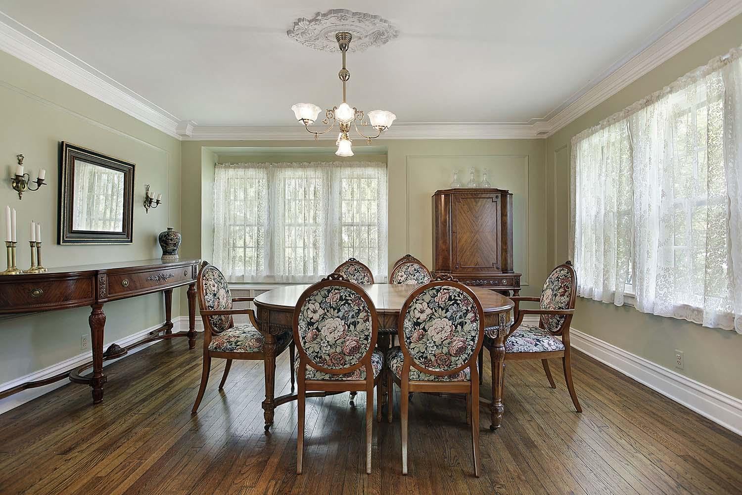 18 inch x 18 inch x 1-5/8 inch Shell and French Twist Polyurethane Ceiling Medallion Single Pack