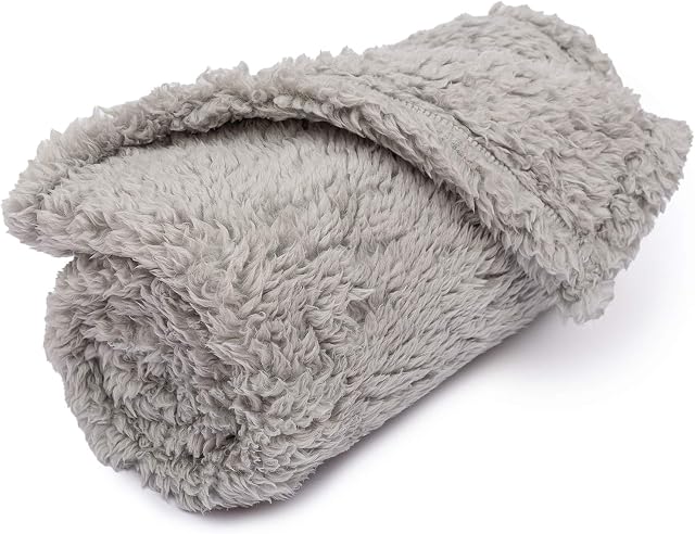 5 STARS UNITED Fuzzy Blanket for Dogs and Cats  Grey 60x90 cm Premium Soft Plush Fleece Dog and Cat Throw Blankets for Pets and Puppies  Fluffy, Warm, Cozy Throws for Sofa, Bed, Couch