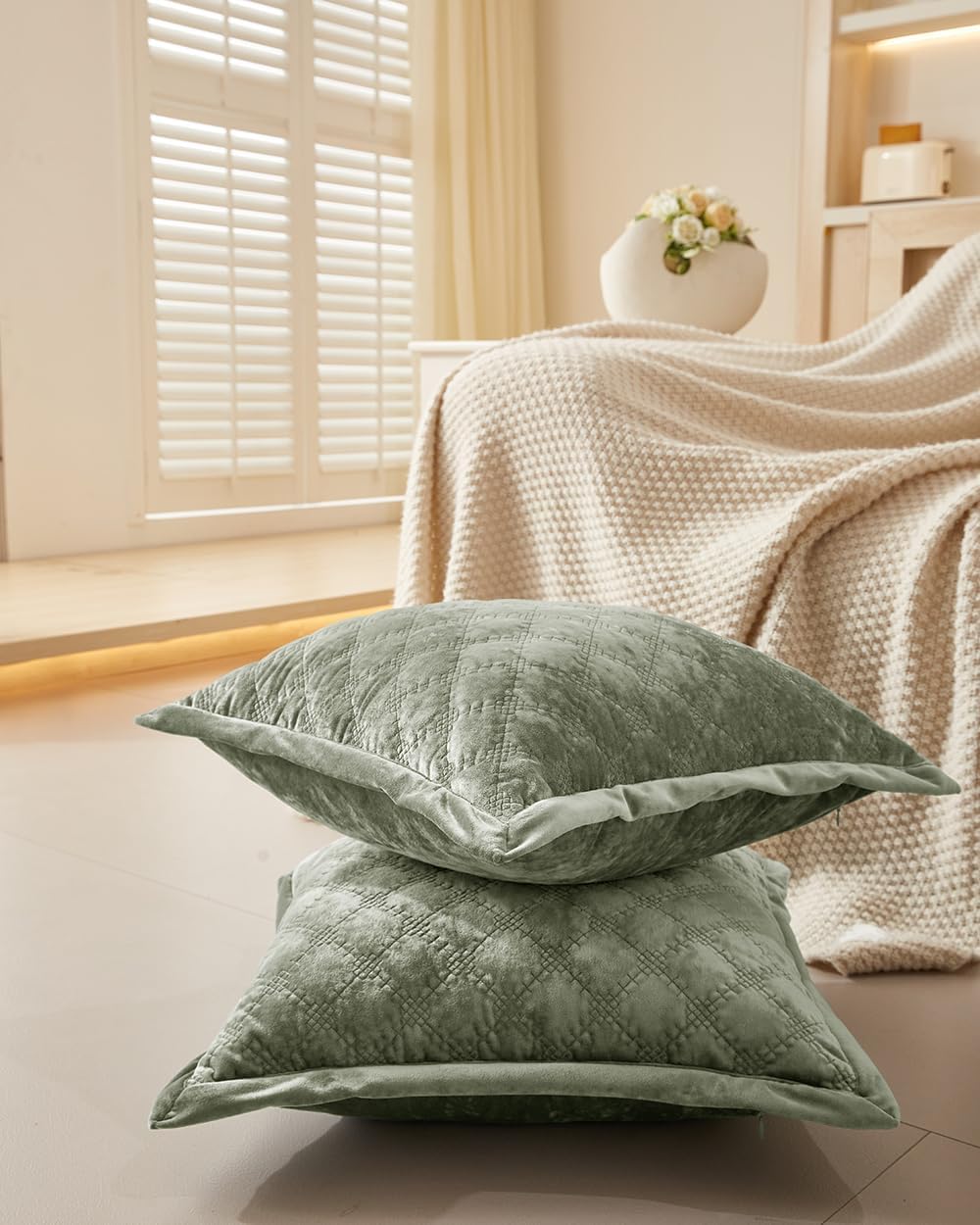 Throw Pillow Cover 18x18 1 Piece Velvet Square Pillowcase Soft Skin-Friendly Cross Process Decorative Farmhouse Cushion Covers for Couch Sofa Bedroom Living Room,Army Green