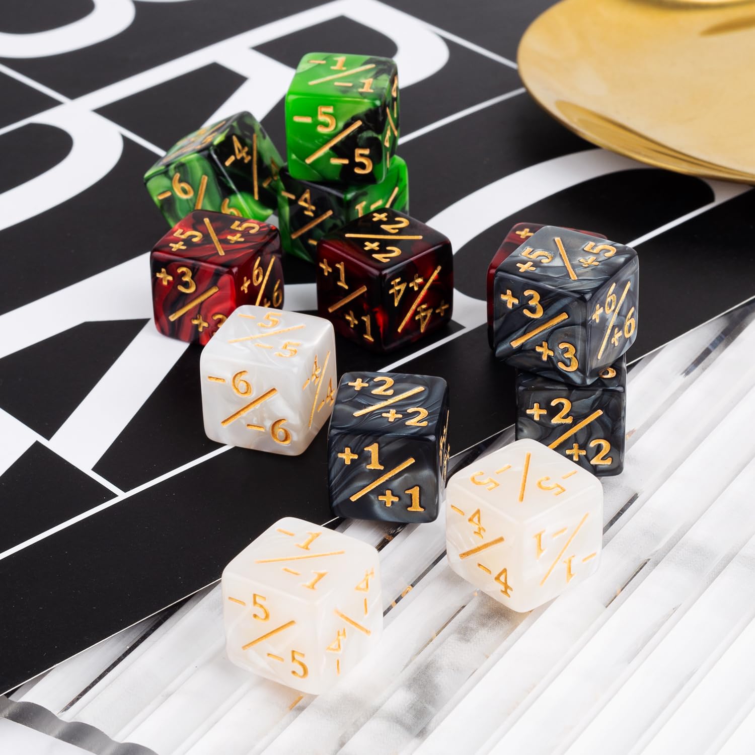Amazon.co.jp: MTGカウンターダイス48個セット +1/+1カウンター