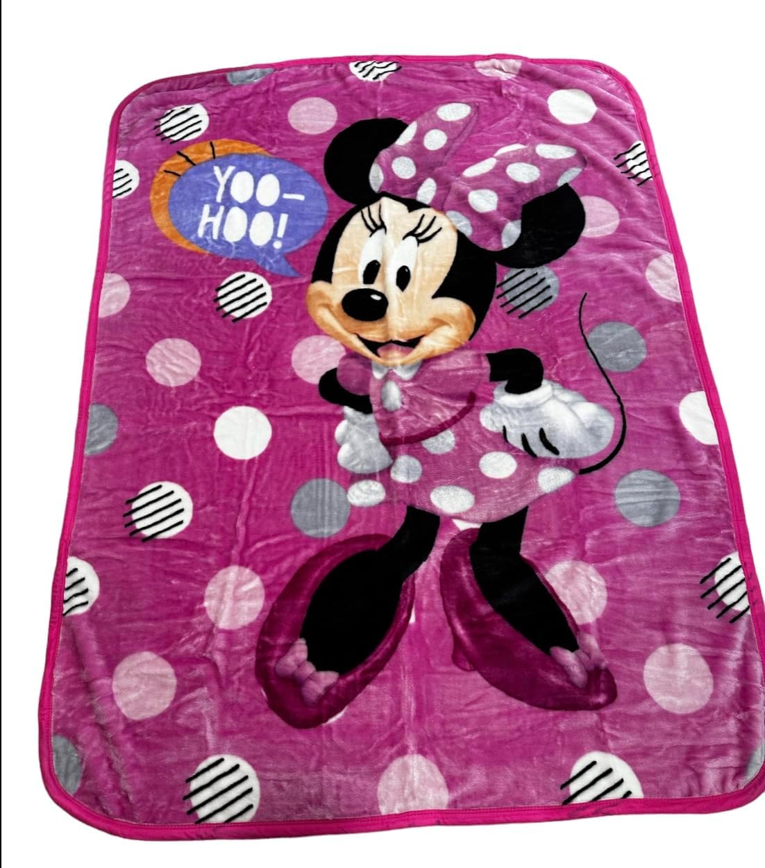 Extra Soft Kids Plush Twin Blanket (Minnie Mouse Dots Twin Blanket)