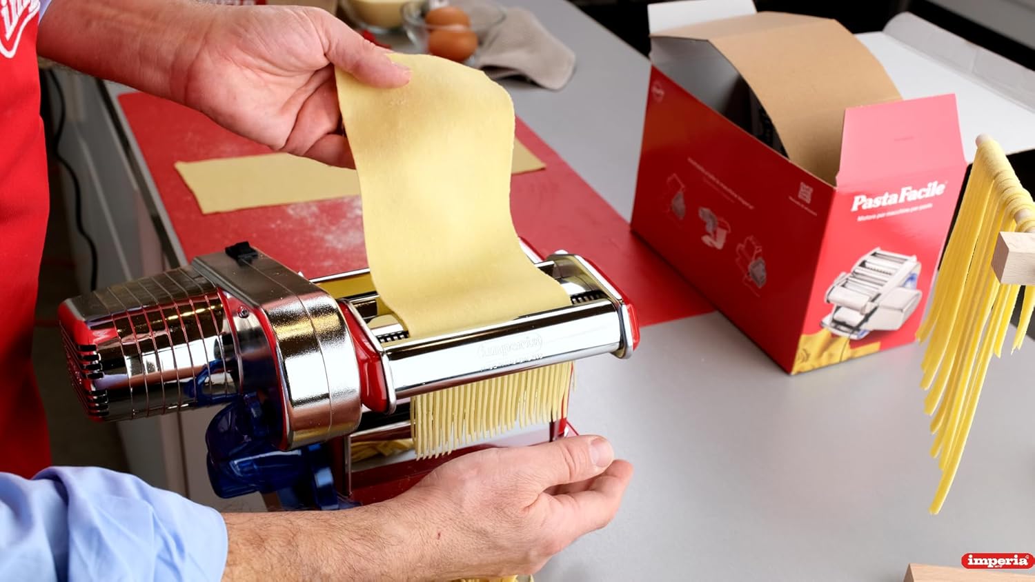 Imperia Electric Classica. Macchina per la pasta elettrica. 100% Made in Italy. Macchina pasta fresca con motore elettrico. Sfogliatrice elettrica per Lasagne, Tagliolini, Fettuccine (Cromato) - Immagine 2