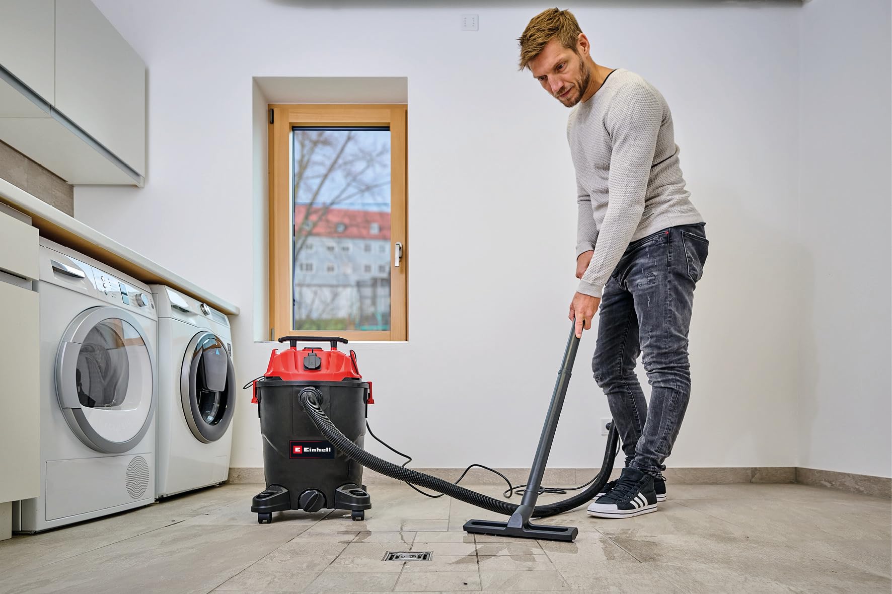 Einhell Nat-/Droogzuiger TC-VC 1930 A (1.500 watt, 190 mbar zuigkracht, automatisch stopcontact, 30 L Reservoir, Draaghandgreep, incl. mondstukken, filters en stofzuigerzak