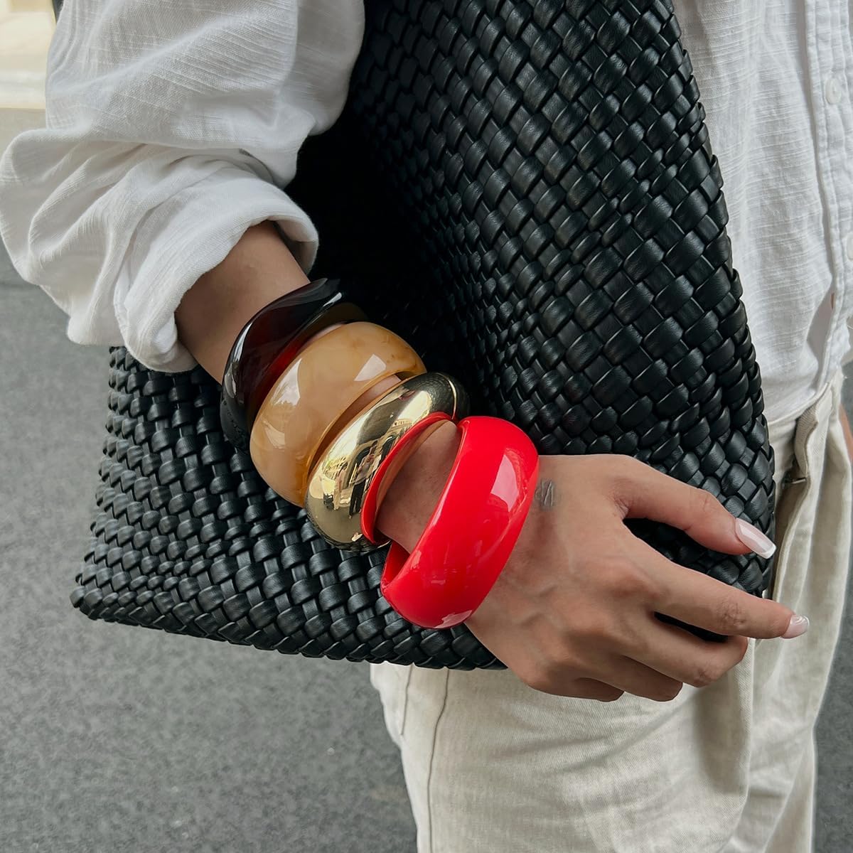 ALEXTINA Vintage Resin Bangle Set for Women – 4PCS Chunky Gold Acrylic Cuff Stack, Red Black Caramel Mix, Bold Summer Statement Bracelets Gift - Image 3