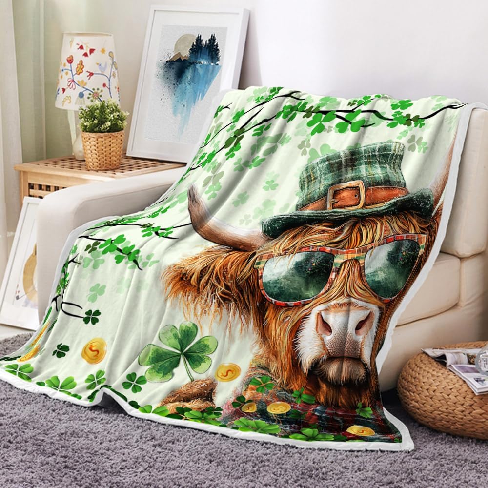 Highland Cow St. Patrick's Day Retro Throw Blanket, Funny Farm Animals on Wooden Board Spring Farmhouse Blankets Throws Bed, Vintage Fleece Flannel Blanket Sofa Couch Boys Children Room ,50X60in