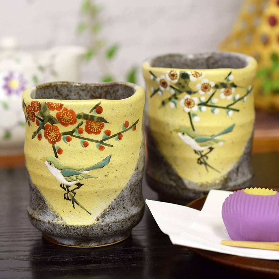 Amazon｜九谷焼 ペア 湯呑み 金彩梅に鳥 陶器 おしゃれ 和食器
