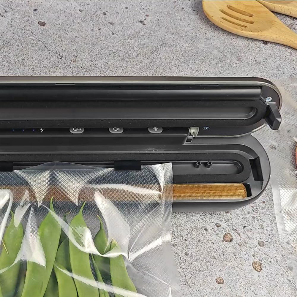 ELMA Macchina Sottovuoto a Bateria, Macchina Sottovuoto Domestica V Go per il Confezionamento di Alimenti Secchi | Wireless, Barra Saldante 30 cm, 37,6 x 7,8 x 5,8 cm | Include 1 Rotolo di Sacchetti