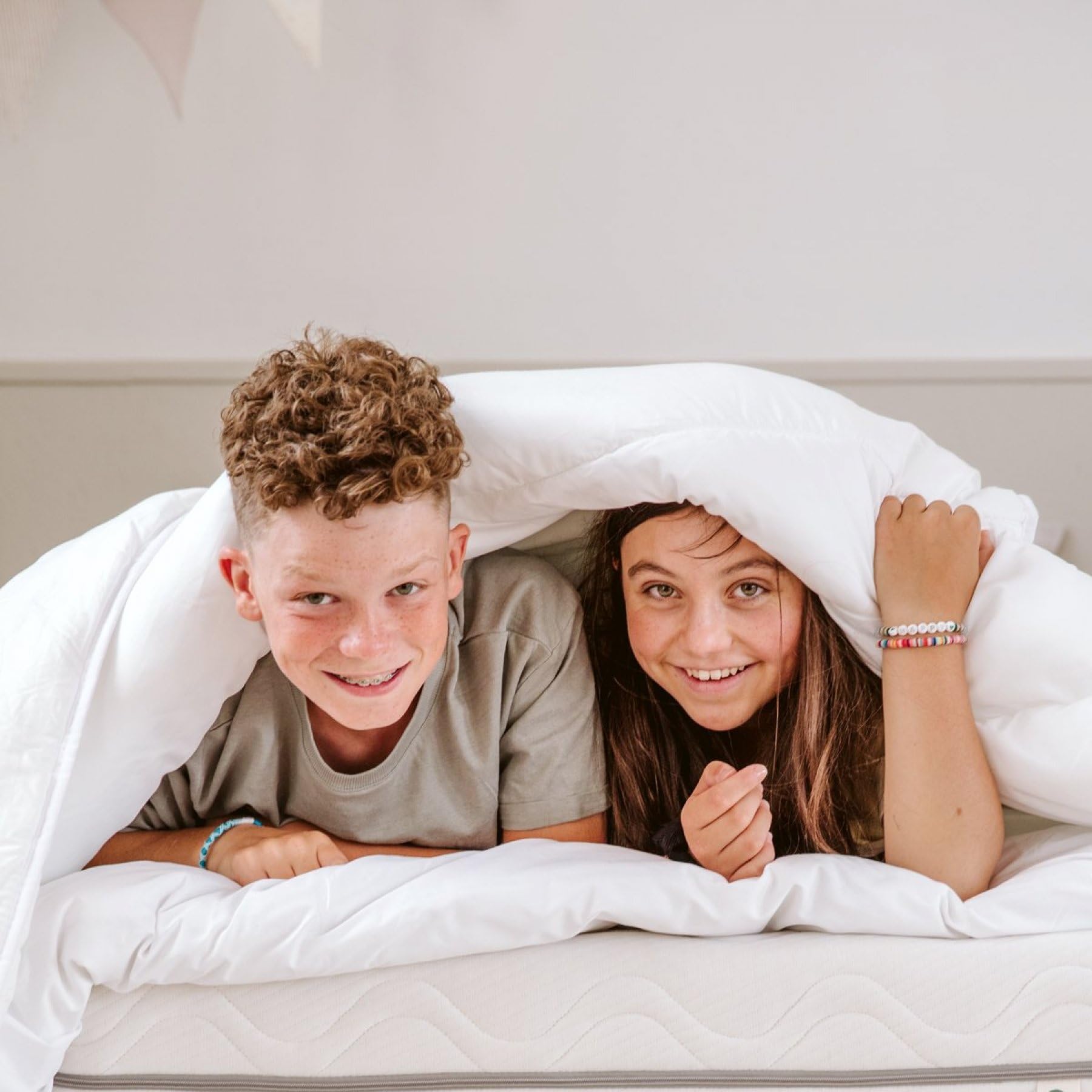 Kadolis - Couette Enfant Enveloppe Coton Bio 140x200 cm - Couette Légère pour l'été - pour lit 1 Personne - 100gr/m2 - Douce et Confortable - Certifié OEKOTEX