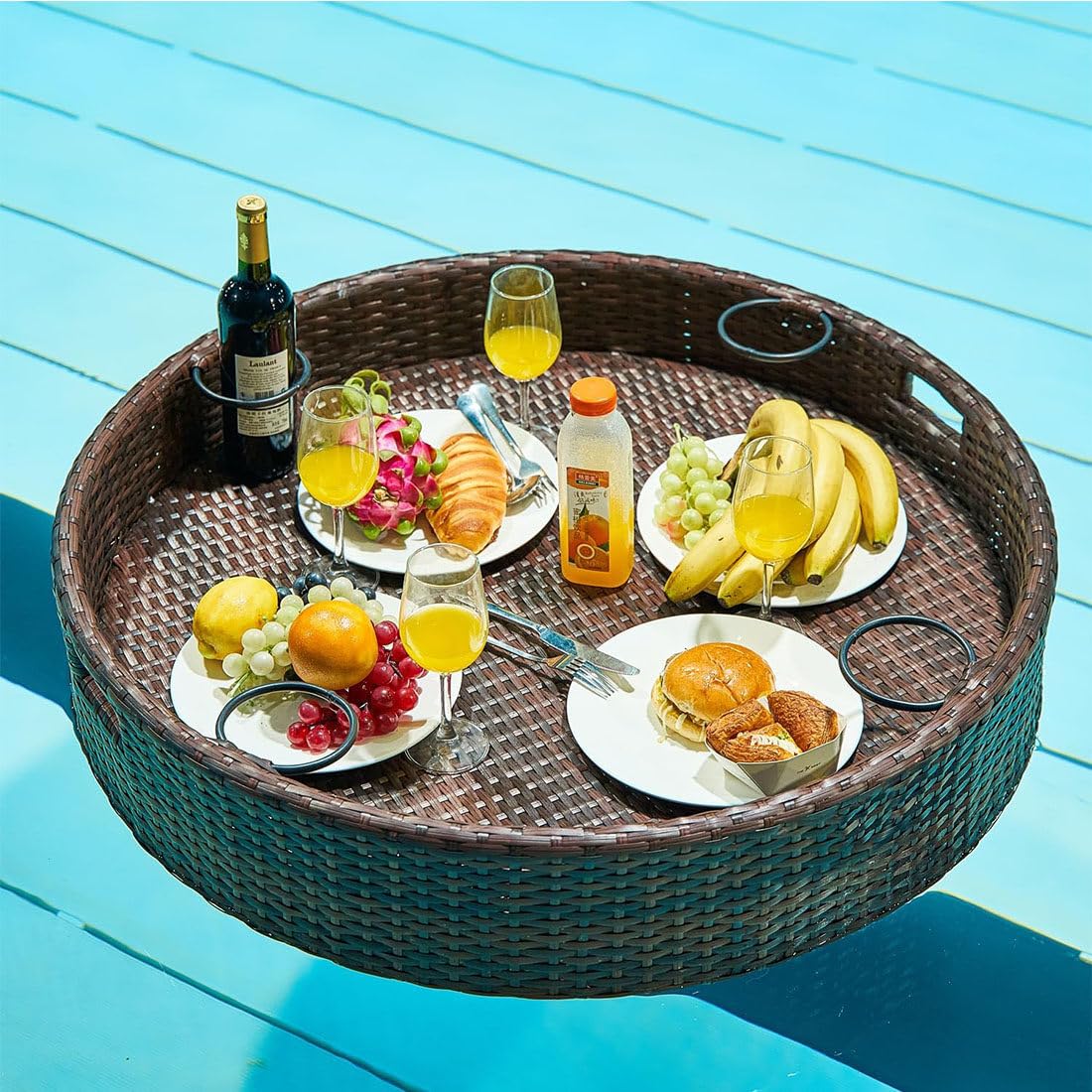 Plateau flottant rond en rotin pour petit-déjeuner chic à la piscine