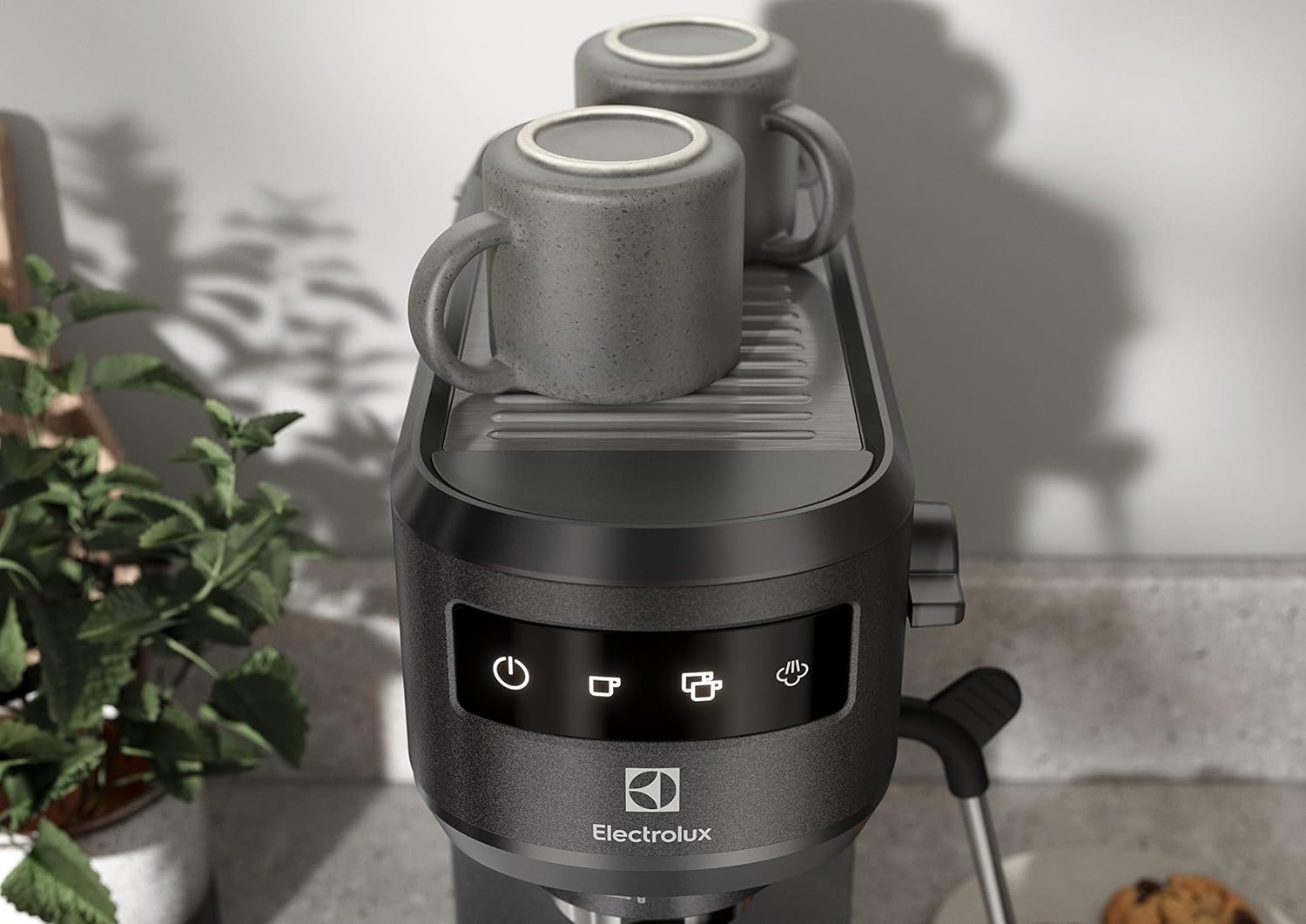 Electrolux Explore 6 Macchina per Caffè Espresso e Cappuccino E6EC1-6BST, 2 tazze, tecnologia ThermoBlock, set filtro 2-1 incluso, Caffè in Polvere e Cialde E.S.E., colore nero