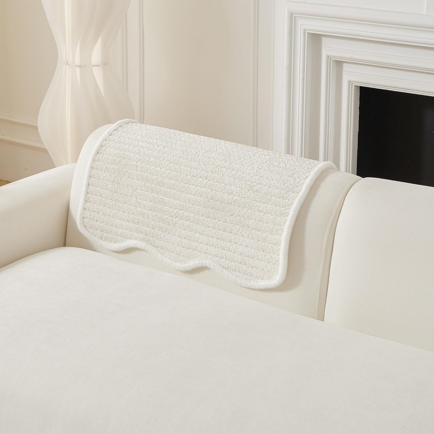 Couch Covers for Dogs, Washable Non Slip Couch Cushion Covers, Fuzzy Sofa Protector, Friendly Dog Couch Cover Mat for Pet and Kids (Off-White, 70x70cm/27.6"x27.6")