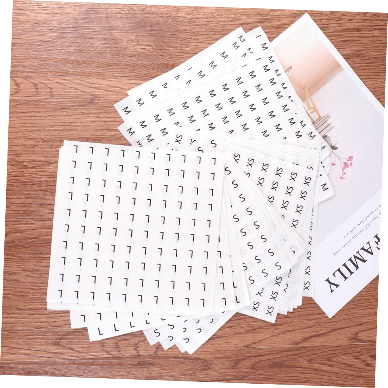 Lurrose 2000stücke Rundaufkleber Für Bekleidungsgrößen Weiße Etiketten Mit Schwarzen Schriftzügen Xs s Für Einfache Identifikation Von Kleidung Schuhen Und